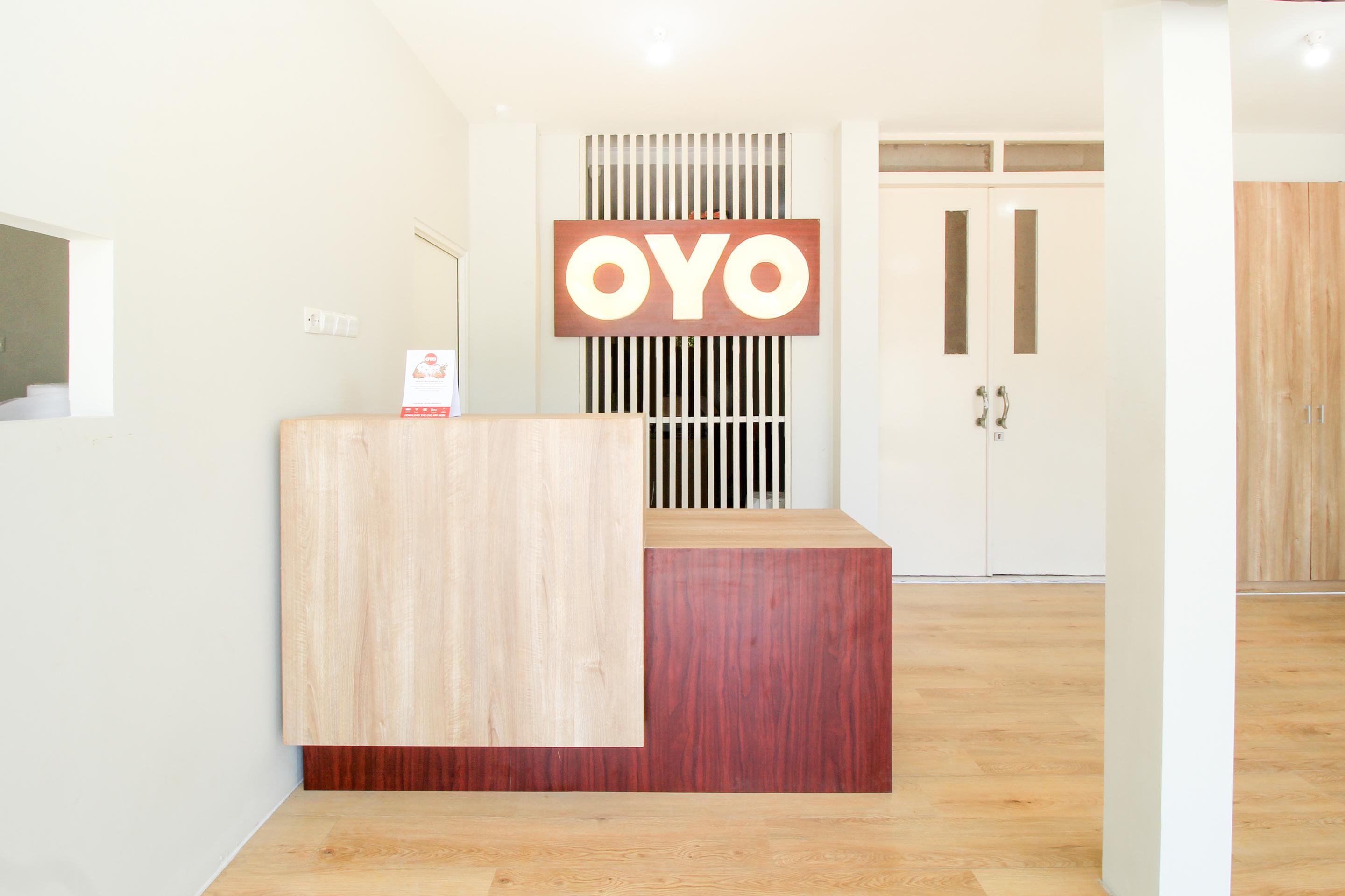 Vaccinated Staff - OYO 168 K-15 Residence Surabaya Exterior foto