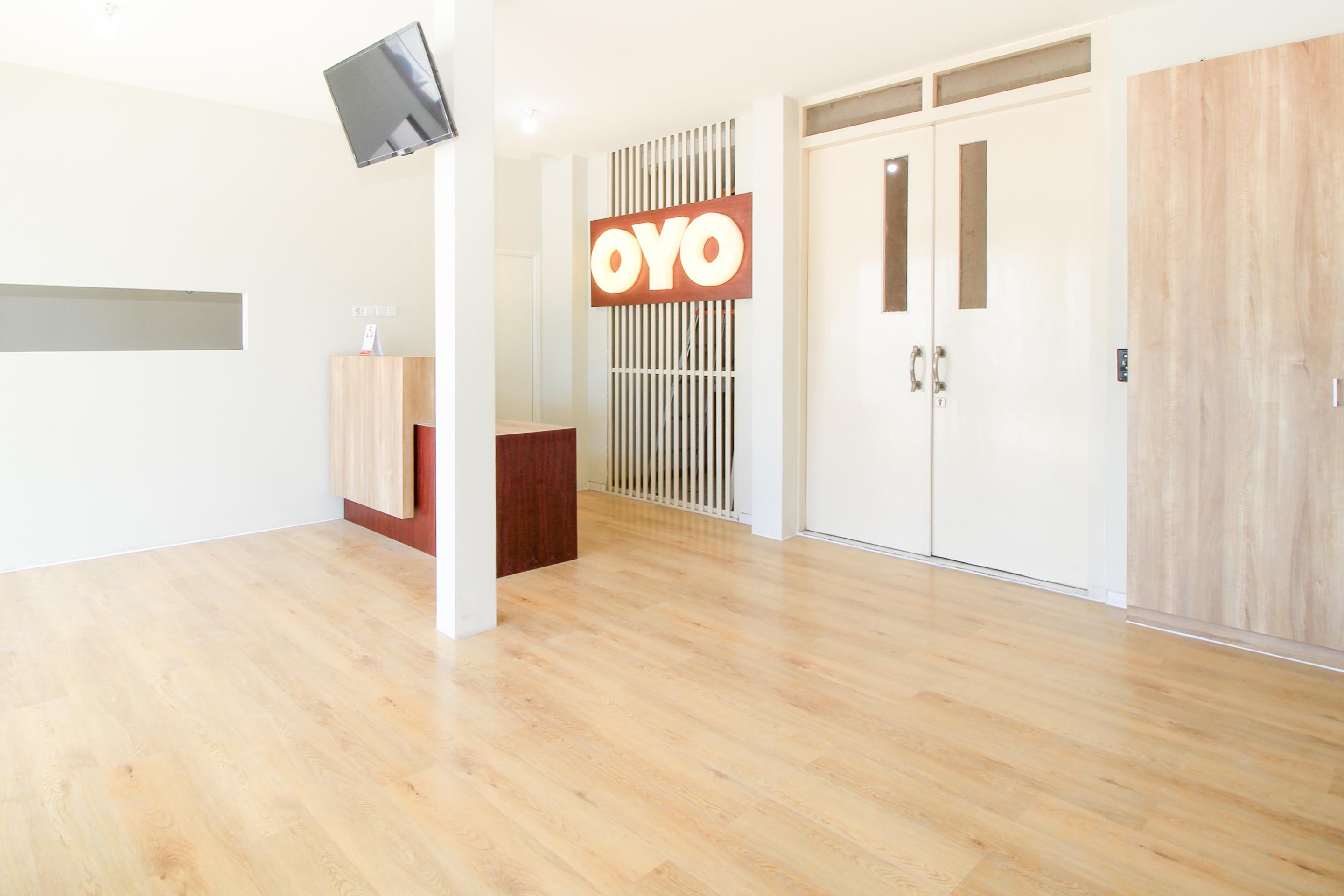 Vaccinated Staff - OYO 168 K-15 Residence Surabaya Exterior foto