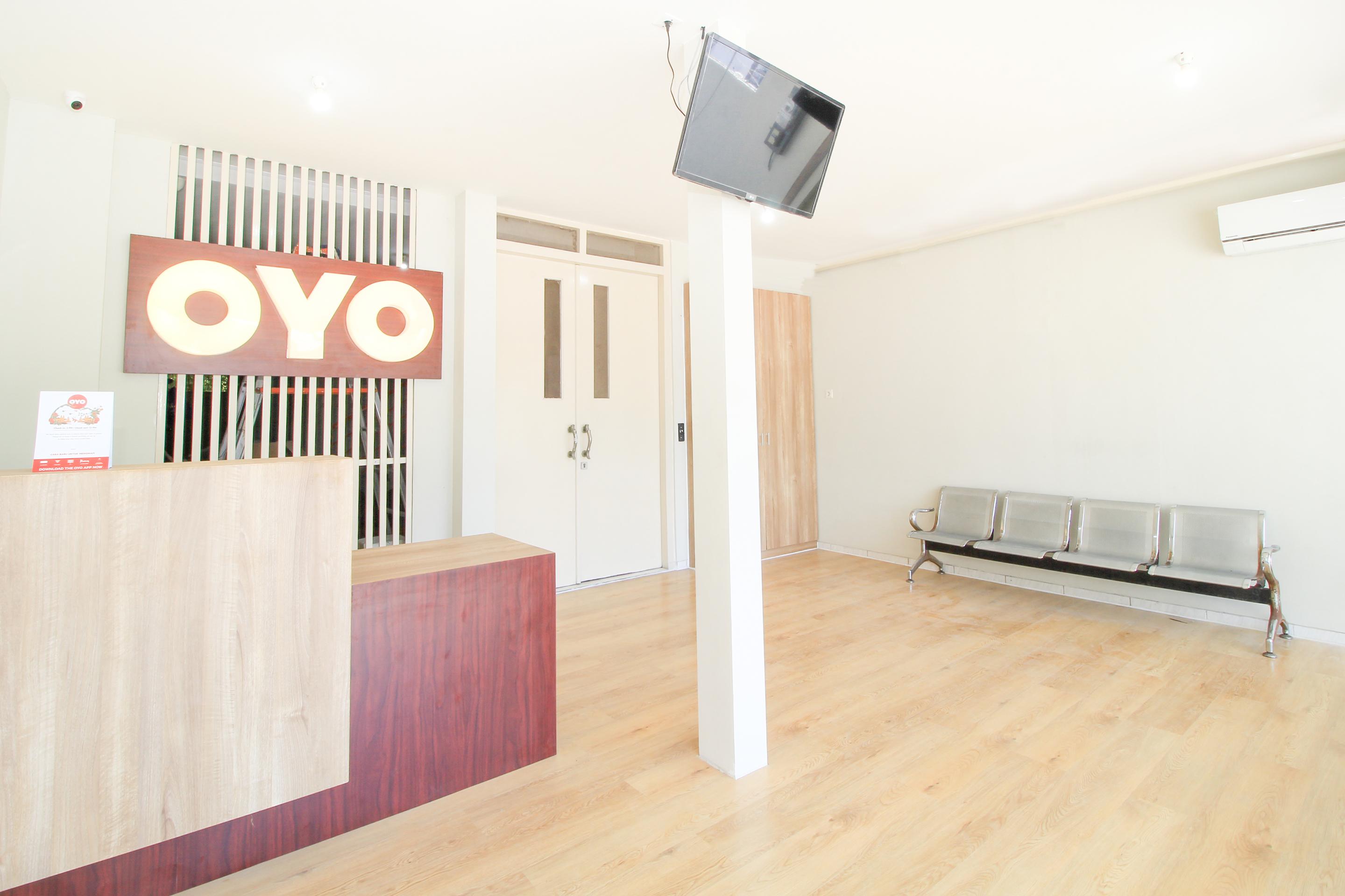 Vaccinated Staff - OYO 168 K-15 Residence Surabaya Exterior foto