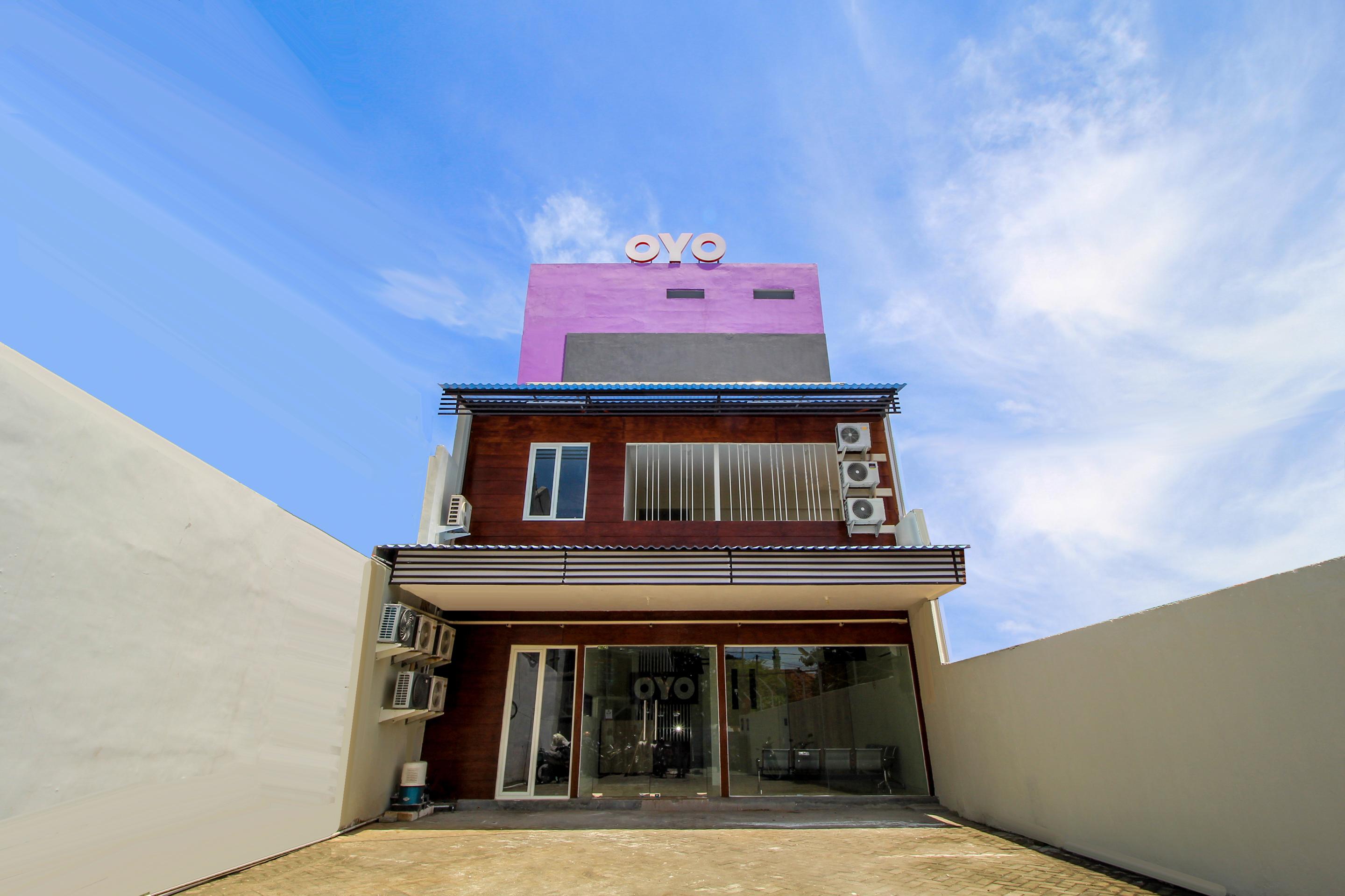 Vaccinated Staff - OYO 168 K-15 Residence Surabaya Exterior foto