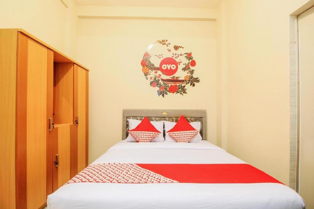 Vaccinated Staff - OYO 168 K-15 Residence Surabaya Exterior foto