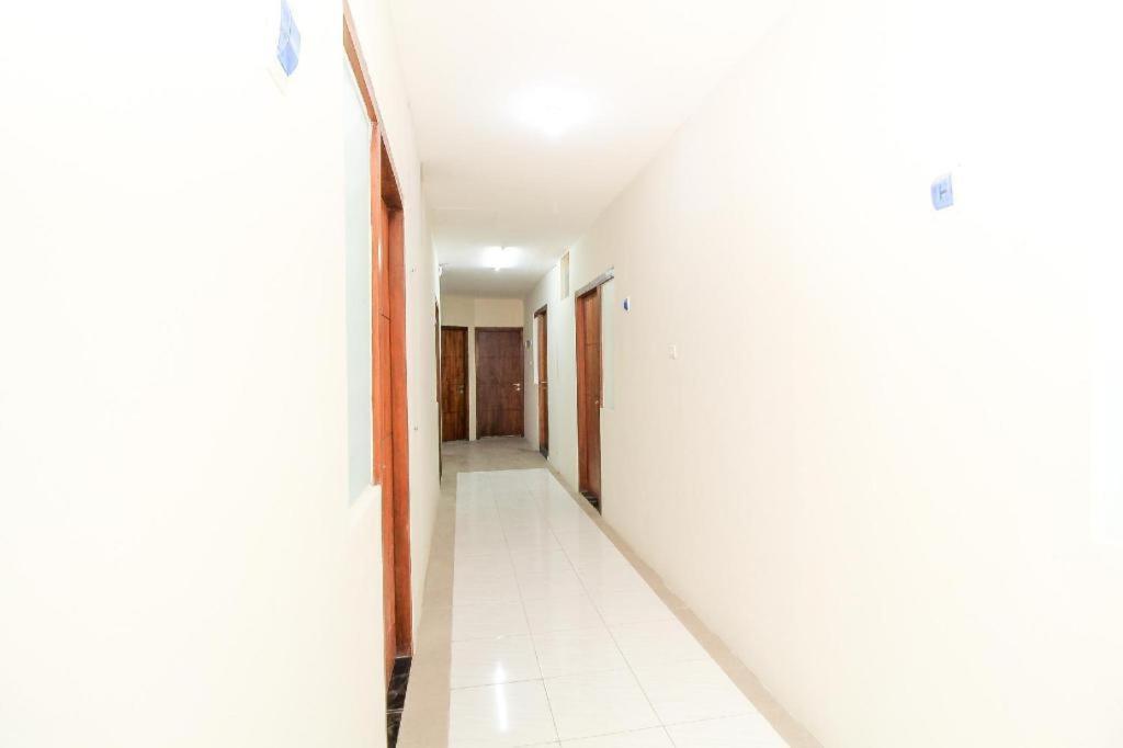 Vaccinated Staff - OYO 168 K-15 Residence Surabaya Exterior foto