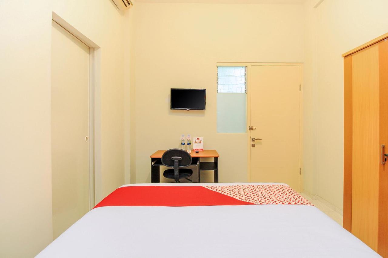 Vaccinated Staff - OYO 168 K-15 Residence Surabaya Exterior foto