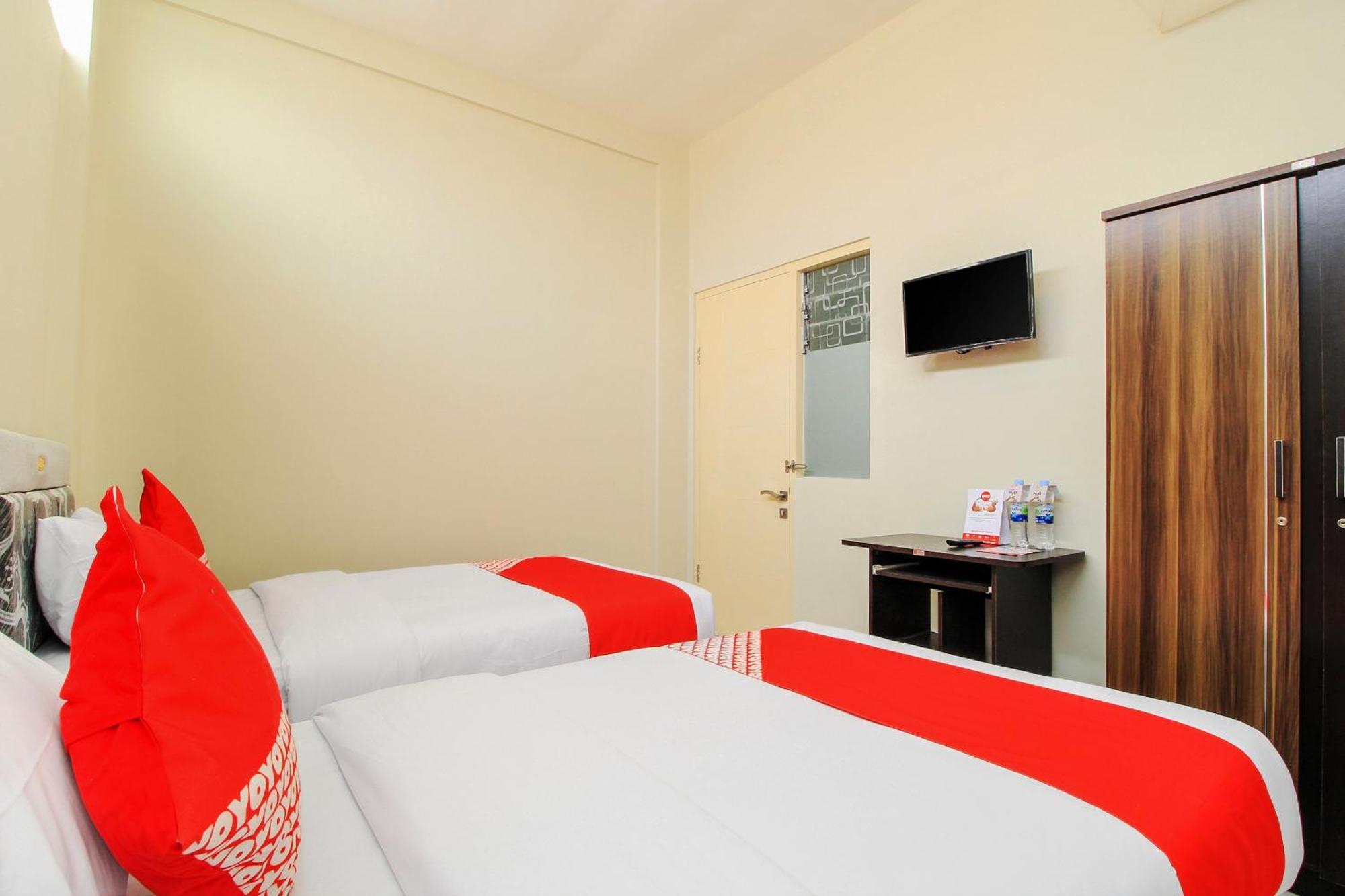 Vaccinated Staff - OYO 168 K-15 Residence Surabaya Exterior foto